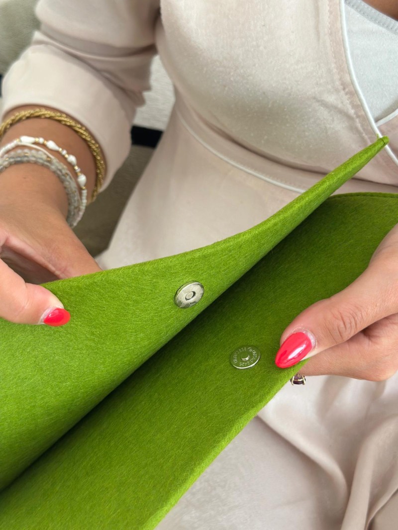GRENOBLE POUCH - GREEN (25 x 15 cm)