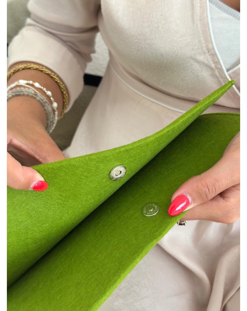 GRENOBLE POUCH - GREEN (25 x 15 cm)