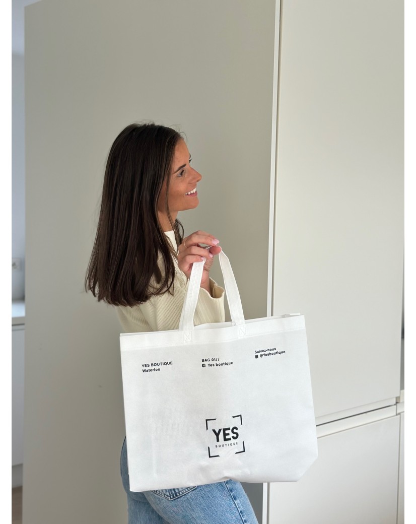 Low-cost, eco-friendly personalized white fabric bag