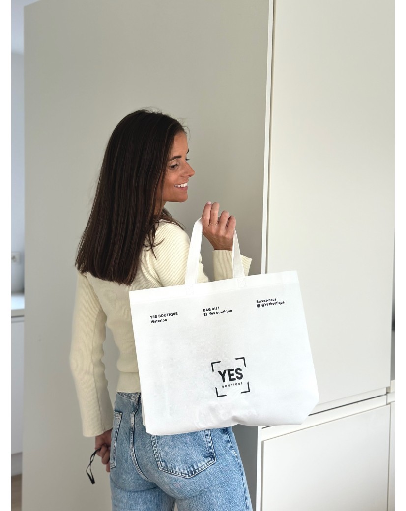 Low-cost, eco-friendly personalized white fabric bag