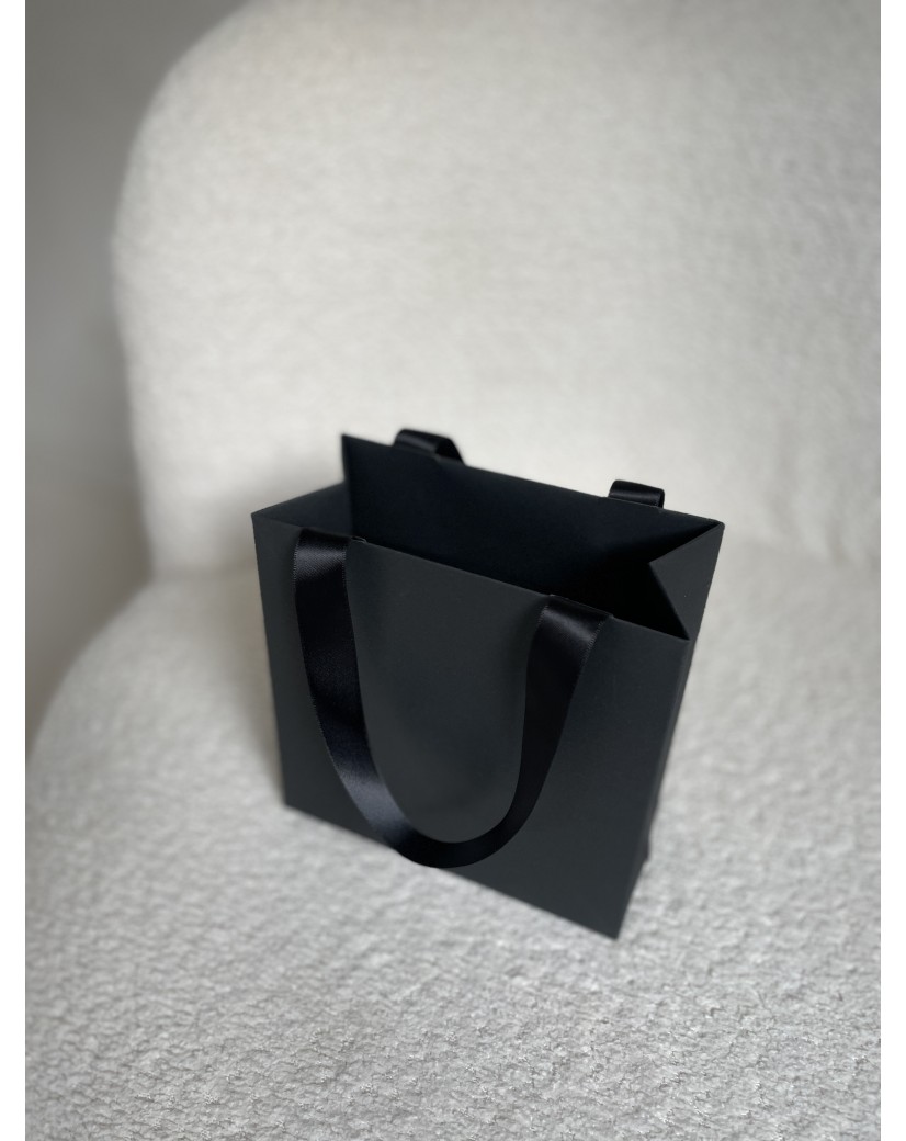 Bolsa de papel de lujo negra – asas negras – XS (16 x 8 x 16 cm)