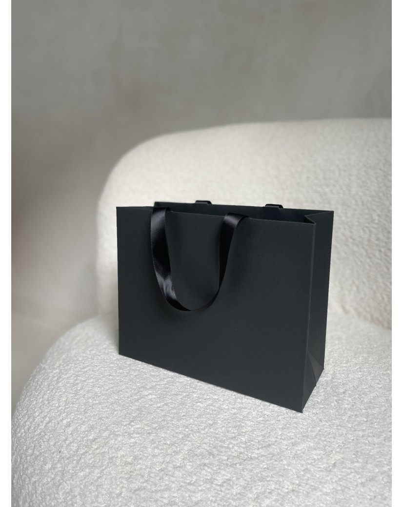 Bolsa de papel de lujo negra – asas negras – S (25 x 10 x 20 cm)