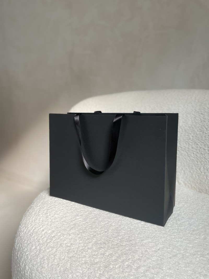 Black Luxury Paper Bag – black handles – M (35 x 12 x 25 cm)