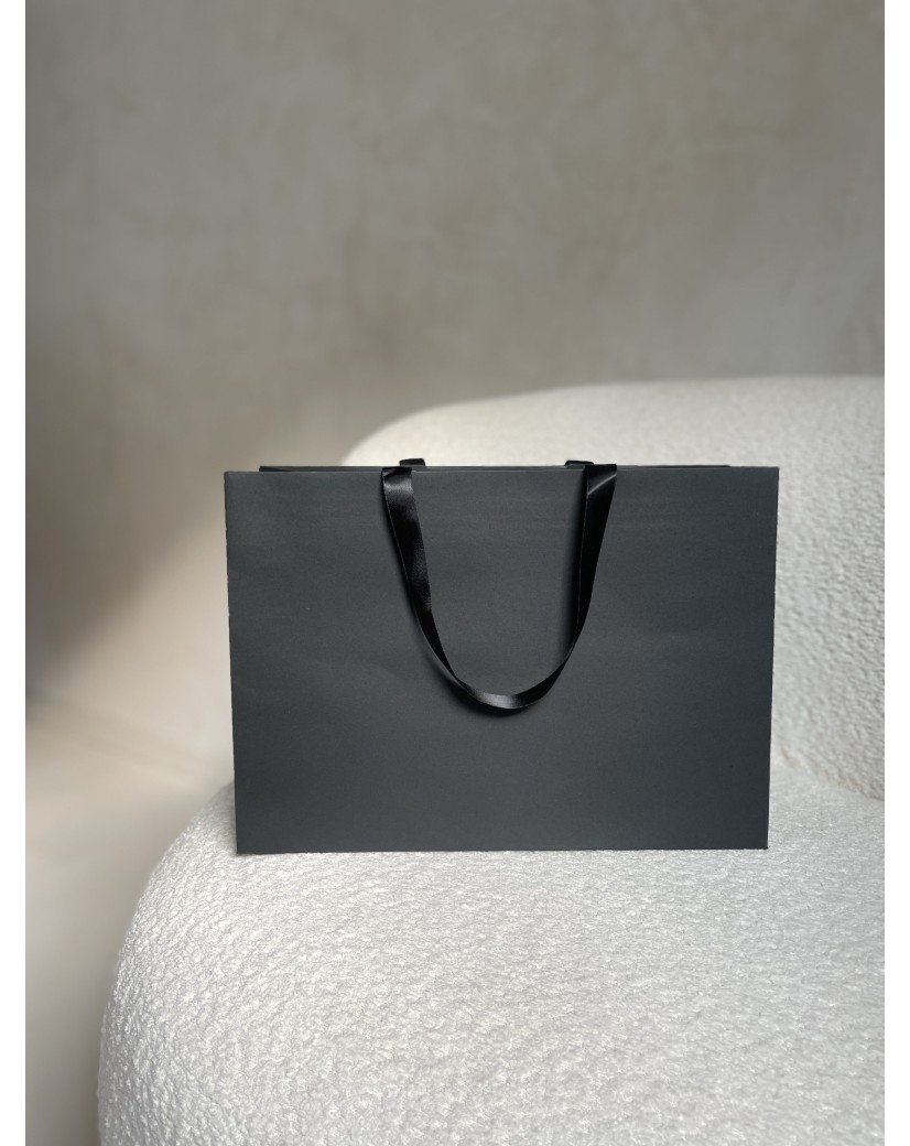 Luxe papieren tas – ZWART met zwarte handvatten – M (35 x 12 x 25 cm)