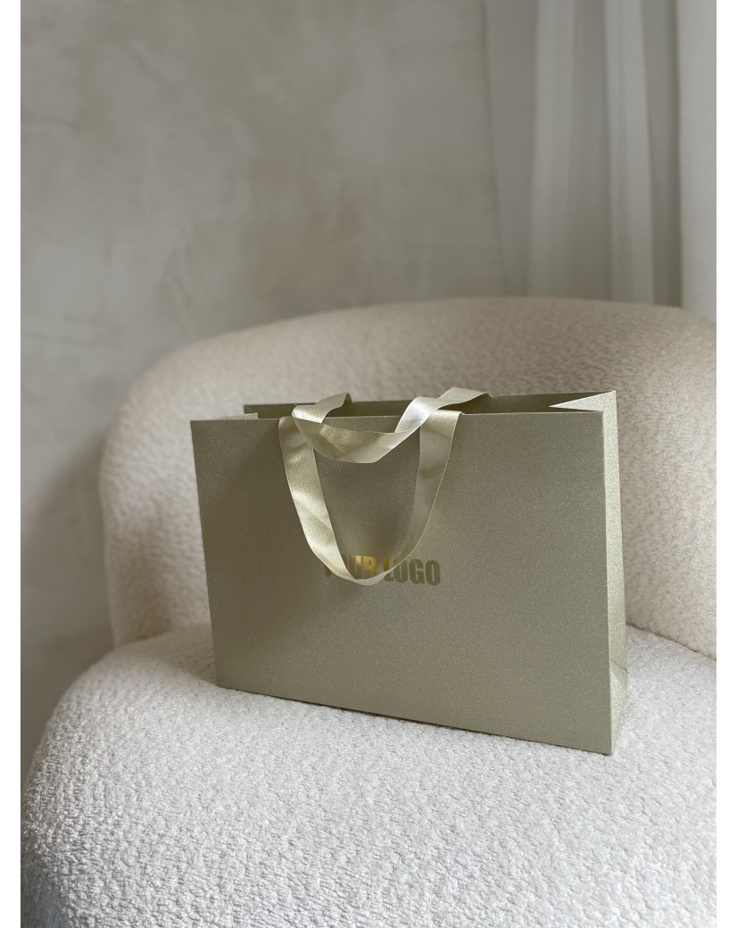 BOLSA DE PAPEL LUJO DORADA CON BRILLOS – M (35x12x25 cm)