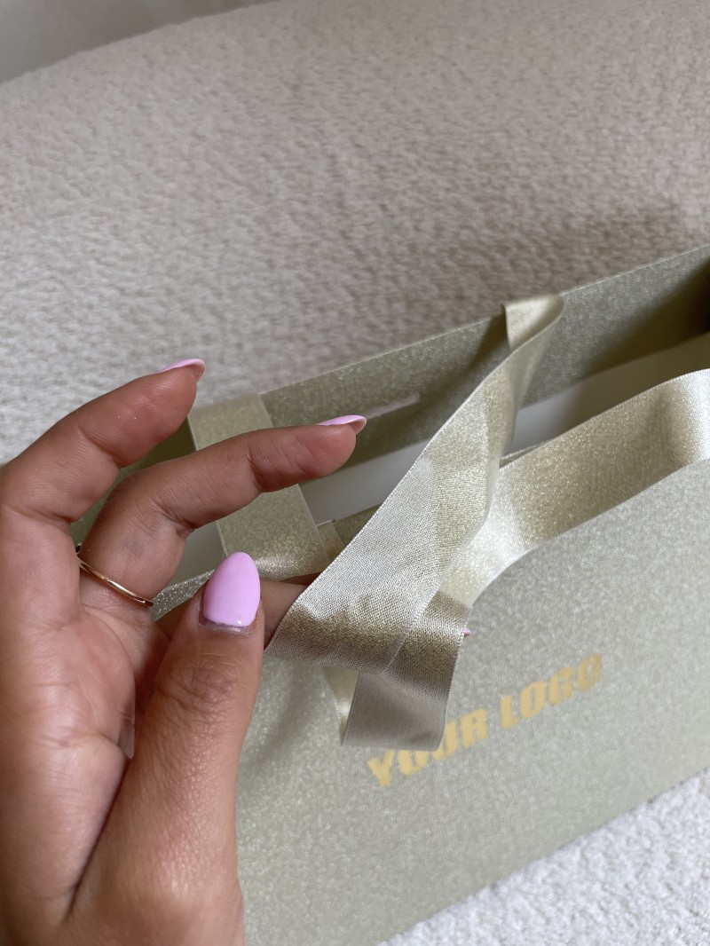 LUXURY PAPER BAG GOLD GLITTER – M (35x12x25 cm)