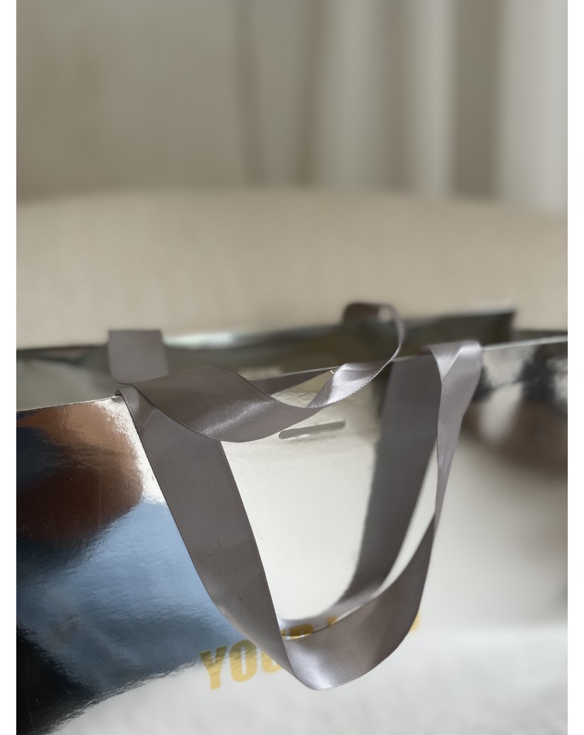 BOLSA DE PAPEL LUJO PLATEADA EFECTO ESPEJO – M (35x12x25 cm)