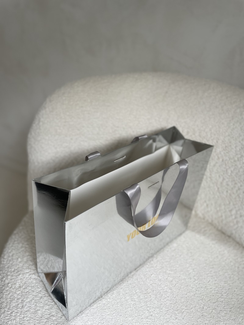 BOLSA DE PAPEL LUJO PLATEADA EFECTO ESPEJO – M (35x12x25 cm)
