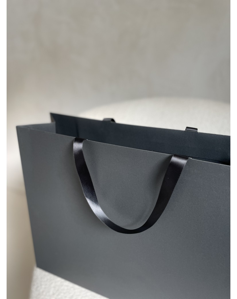 Bolsa de papel de lujo negra – asas negras – L (45 x 14 x 35 cm)