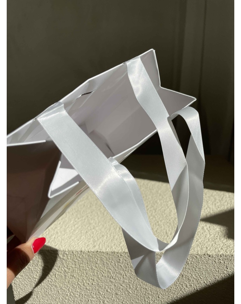 Bolsa de papel de lujo blanca – asas blancas – XS (16 x 8 x 16 cm)