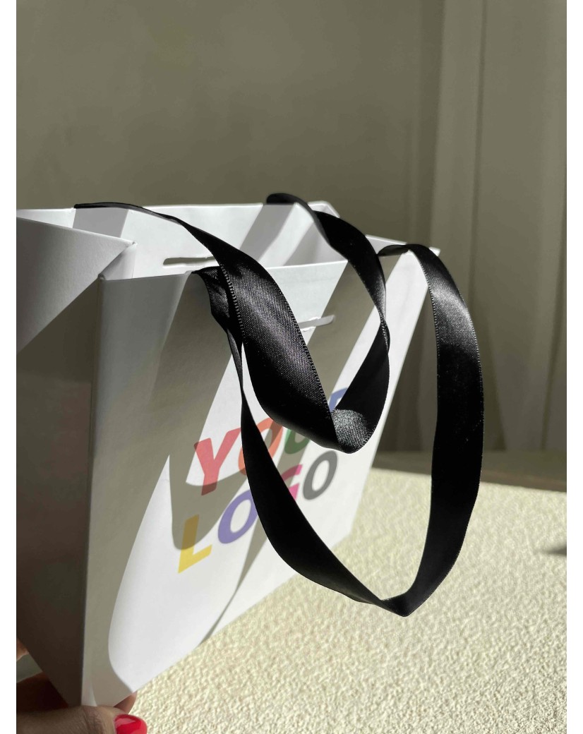 LUXURY PAPER BAG WHITE – BLACK HANDLES – XS (16x8x16 cm)