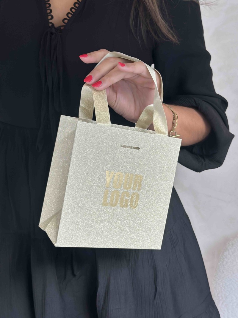BOLSA DE PAPEL LUJO DORADA CON BRILLOS – XS (16x8x16 cm)