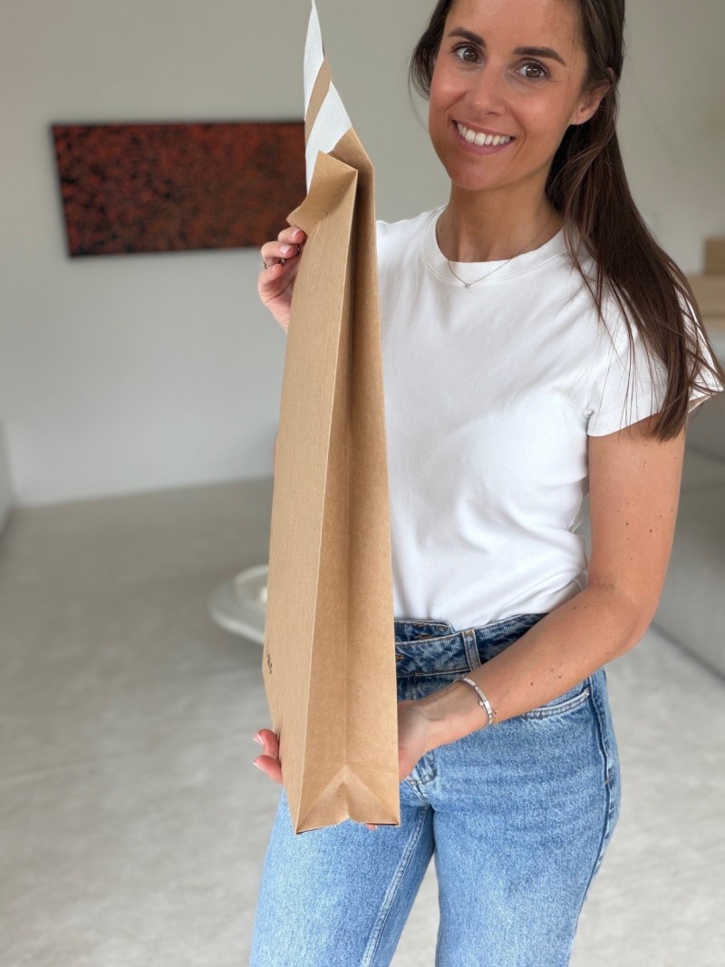 Individuell bedruckbare, reißfeste Kraftpapier-Versandtasche mit Bodenfalte und Klebestreifen – Größe M