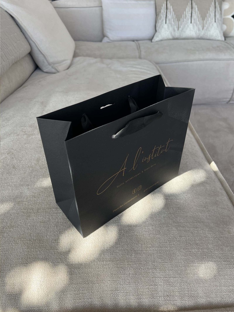 Luxury Paper Bag – Black – S (25x10x20 cm)