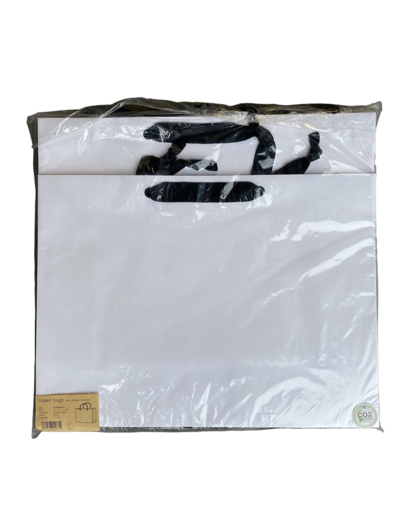 Bolsa de papel blanca con asas de cinta negra