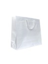Bolsa de papel blanca con asas de cordón blanco